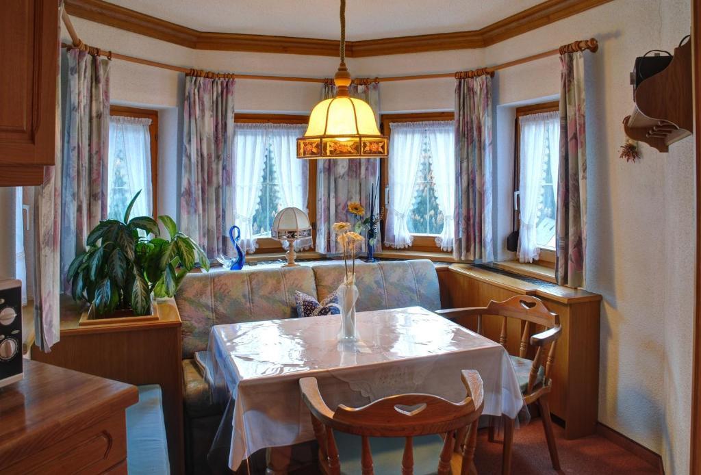 Gaestehaus Resi Jerzens Eksteriør billede