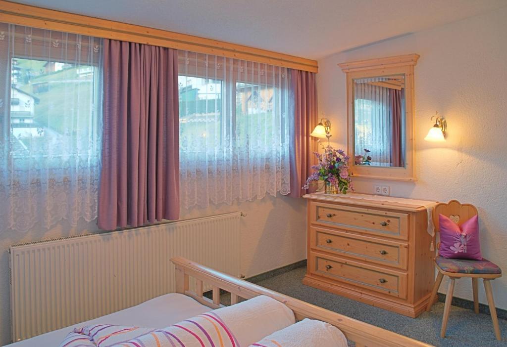 Gaestehaus Resi Jerzens Eksteriør billede